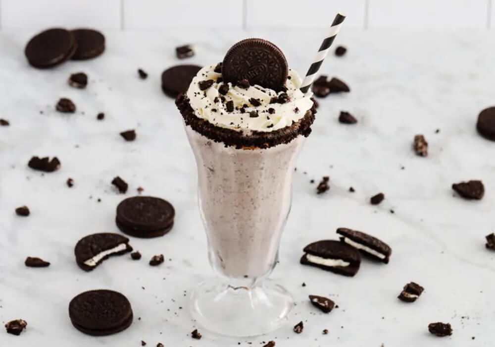 How to Make Oreo Milkshake Recipe in 5 Easy Steps | Aura Blender Recip